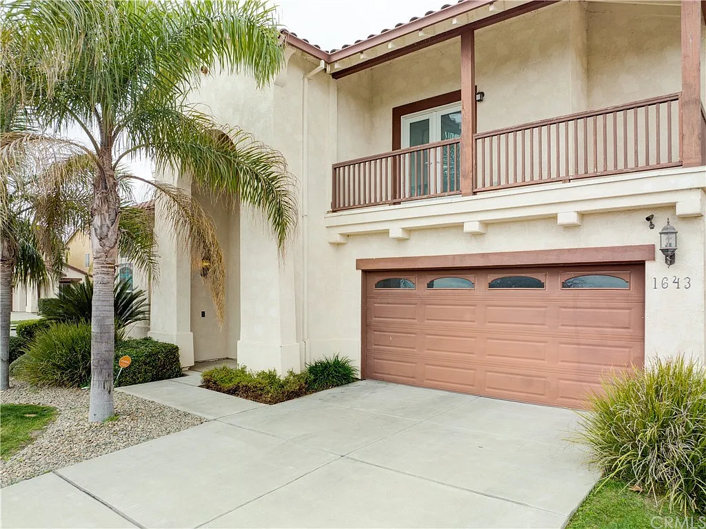 1643 Oak Grove Ln photo 1