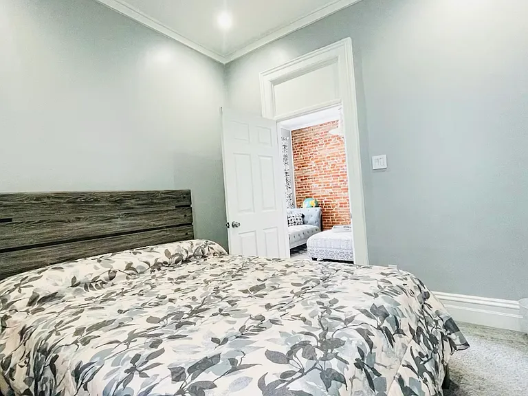 2517 Curtis St — Photo 14