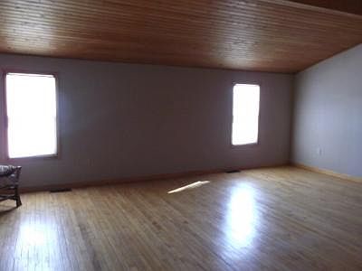 5th image of 638 E Farming St