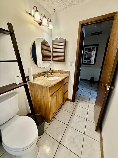 1114 S Pearl St — Photo 3