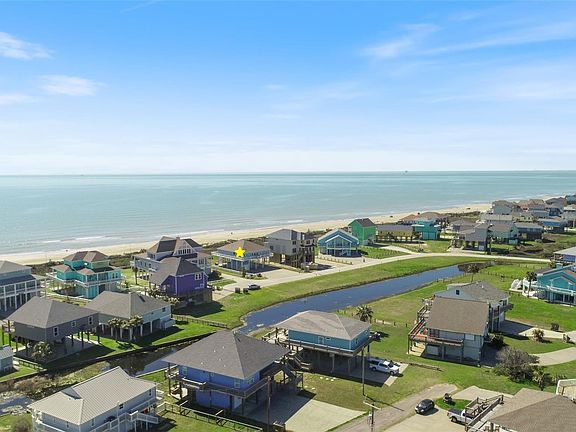 2nd image of 3026 Copacabana Dr