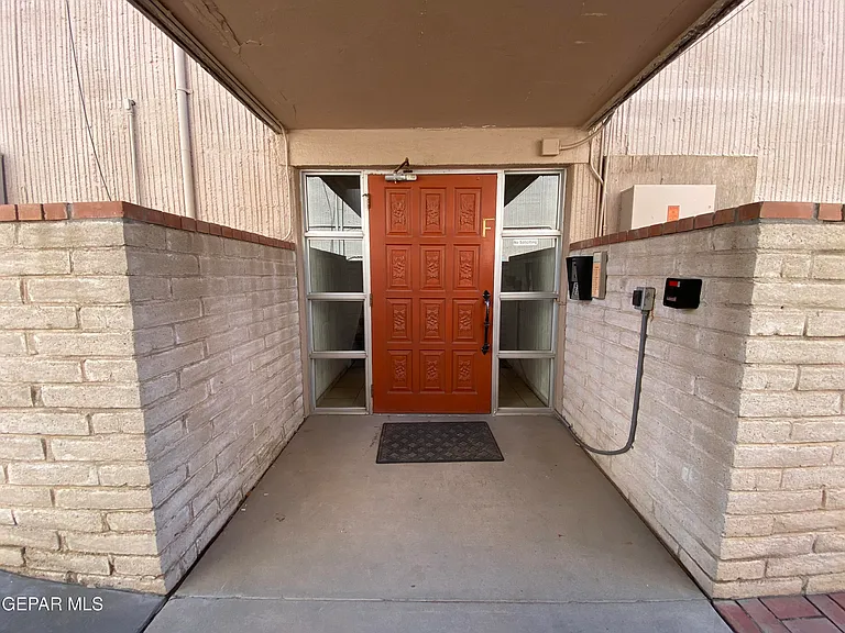 252 Shadow Mountain Dr #F1 — Photo 2