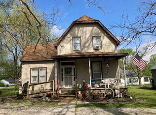416 Fair Ave, Pana, IL