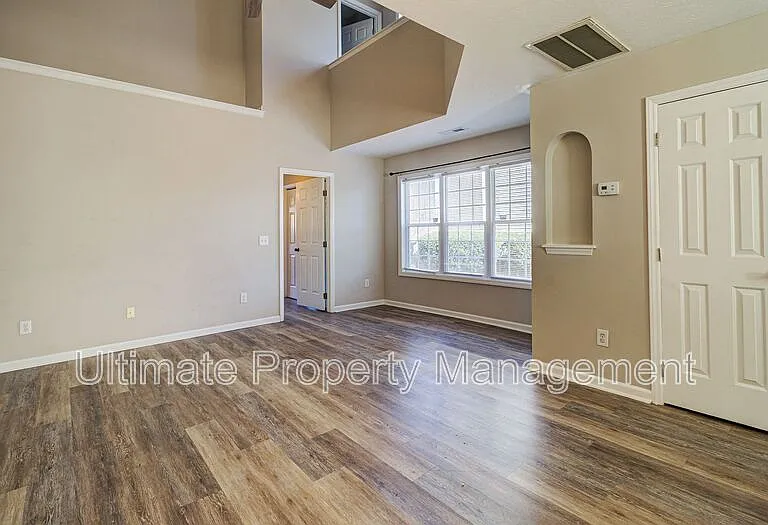 741 Sunseeker Dr — Photo 6