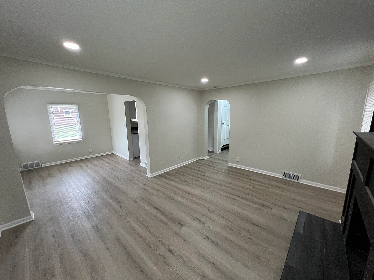 3 bed, 1200 sqft, $1,700 — Photo 3