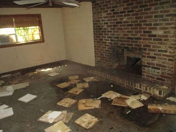 3rd image of 210 Court St