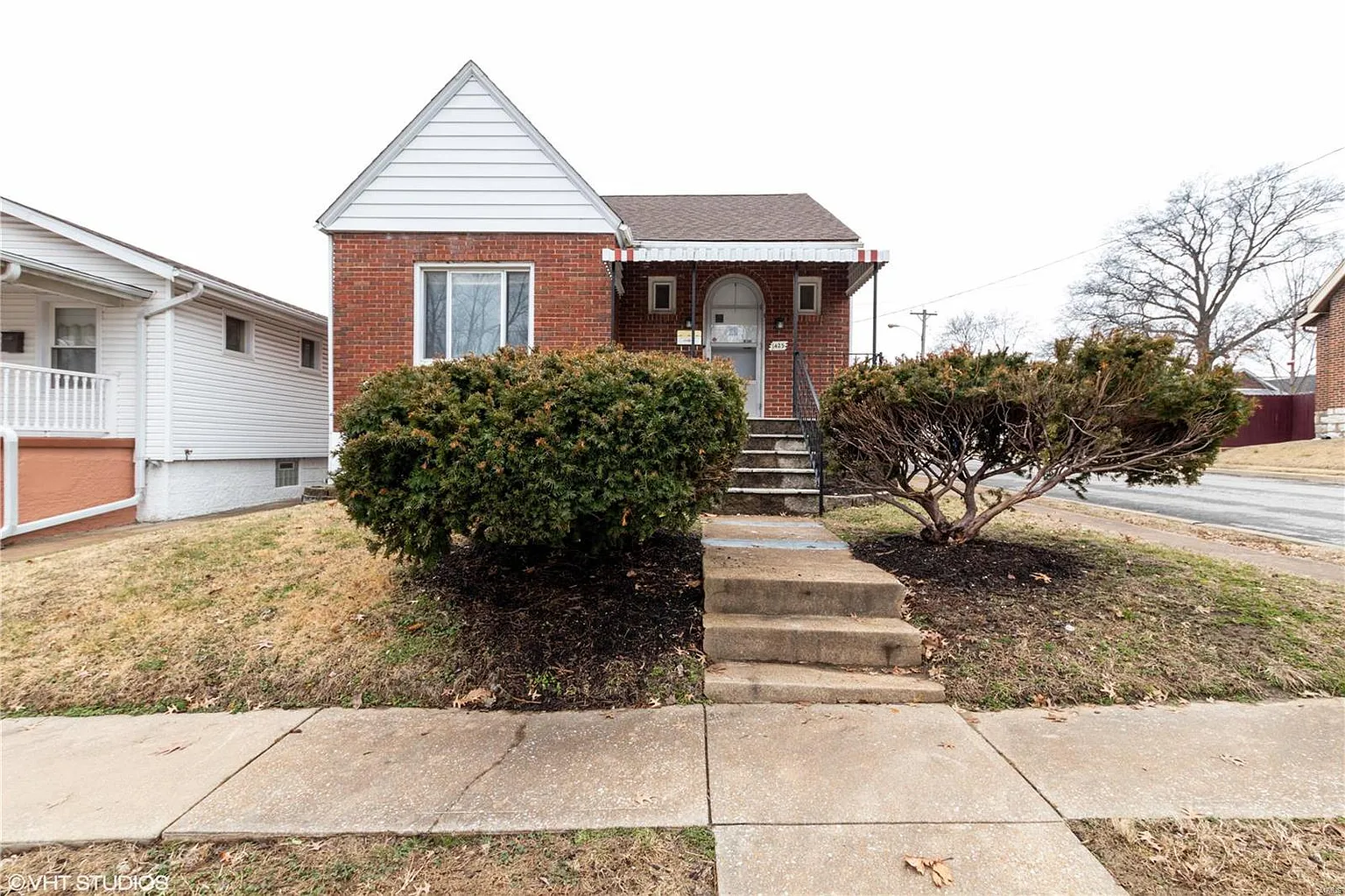 1425 Wachtel Dr photo 1
