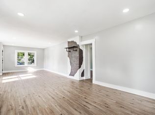 1750 Brodhead Rd, Coraopolis, PA 15108