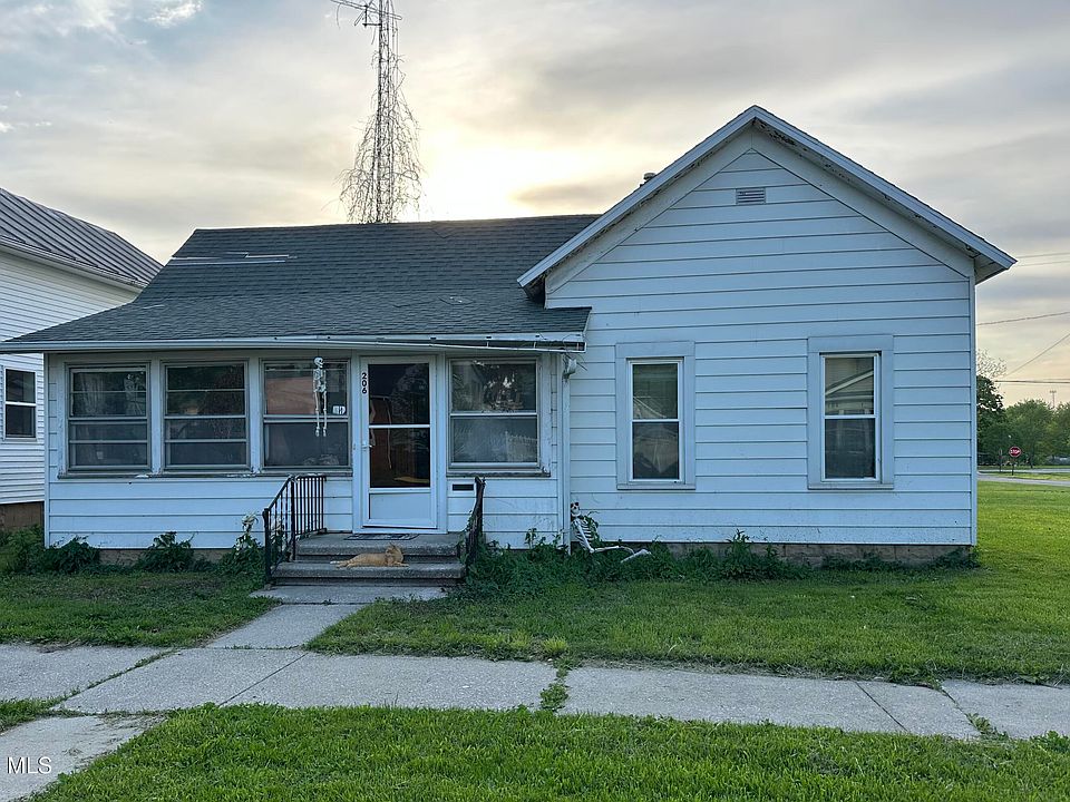 1st image of 206 Summit St