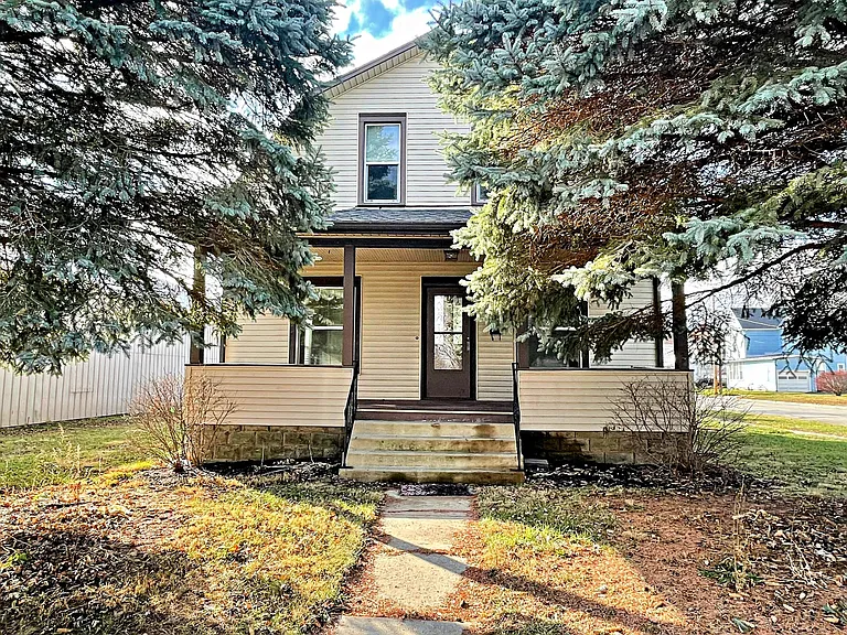 303 S Wayne St — Photo 2
