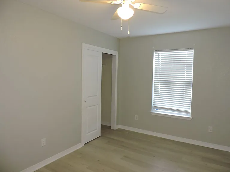 1000 Polk Ave — Photo 20