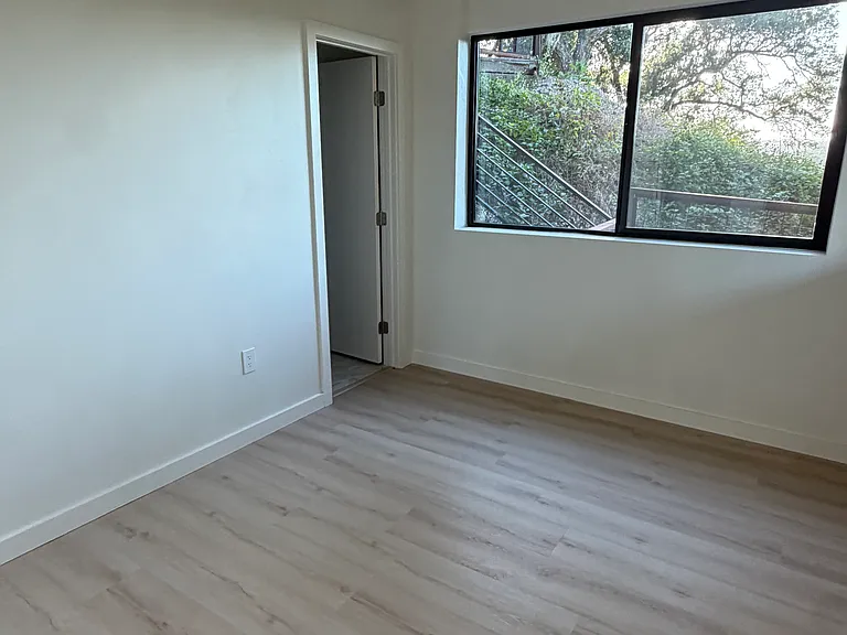 748 Gough Ave #748 — Photo 7