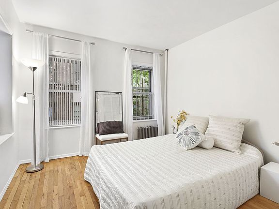 2nd image of 427 E 6th St APT 3R