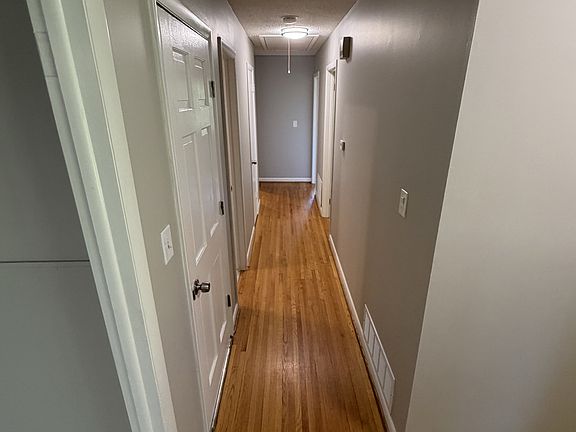 Hallway to bedrooms