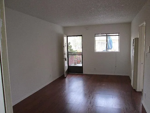 2402 3rd St #109 — Photo 2