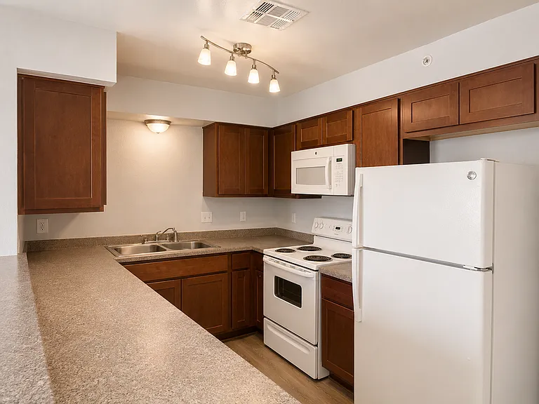 Ambassador House Apartments — Photo 35