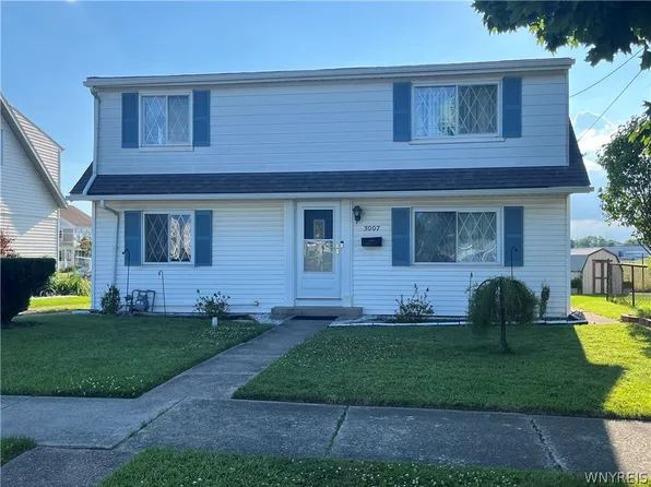 3007 17th St, Niagara Falls, NY 14305