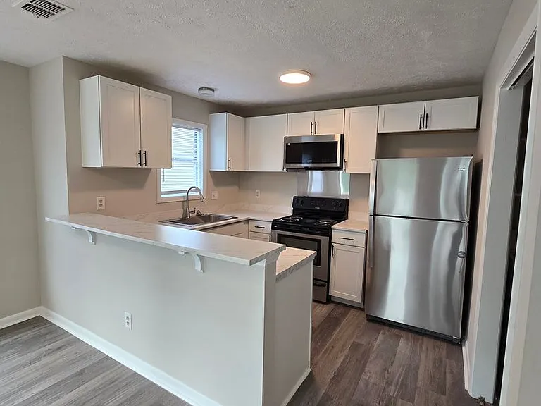 1021 Wood Creek Dr #6 — Photo 5