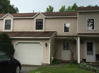 18 Deer Run Dr, Ballston Spa, NY 12020