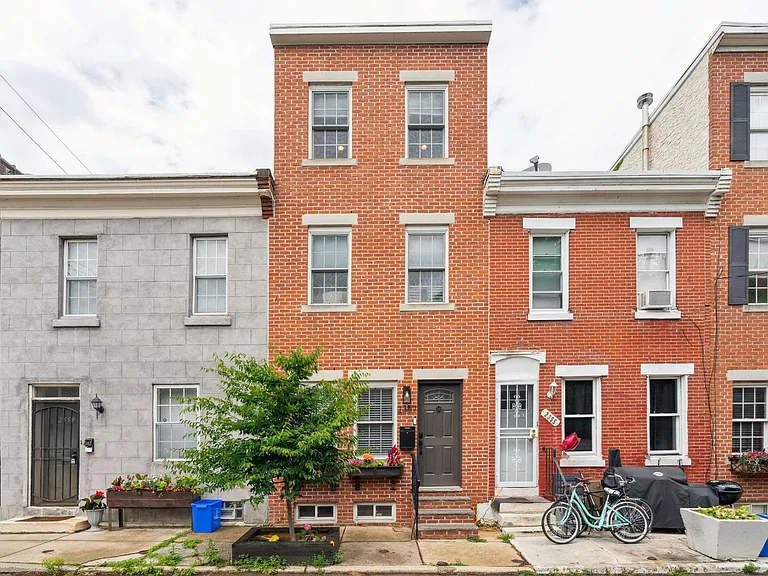 2357 Montrose St — Photo 31