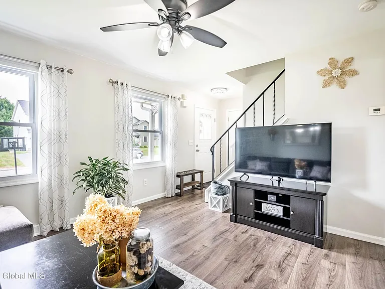 10 Corina Ct — Photo 6