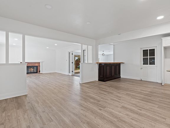5th image of 2714 N Linwood St