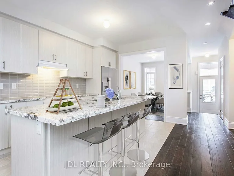 25 Applegate Dr — Photo 3