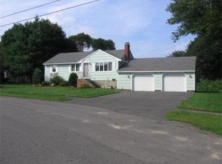 33 Bradford Rd, Peabody, MA 01960