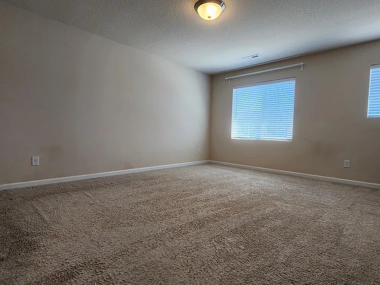 5028 NE 126th Ave — Photo 12