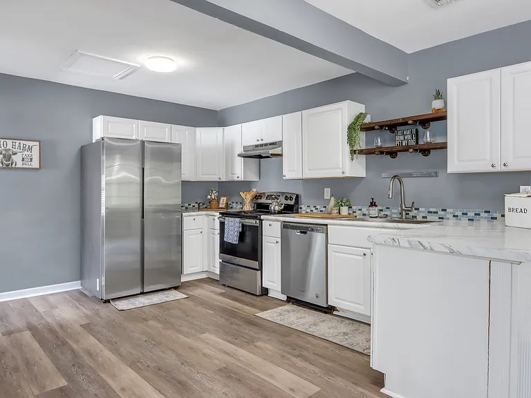 810 N Goodrich St — Photo 5