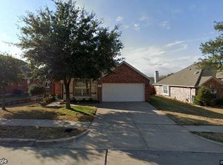 404 Calvary Dr, Euless, TX 76040