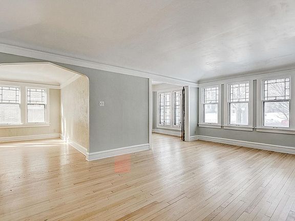 2nd image of 2440 N Lake Dr #2442