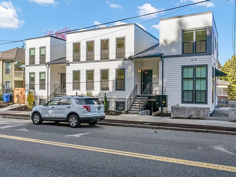 2175 SE Stark St — Photo 1