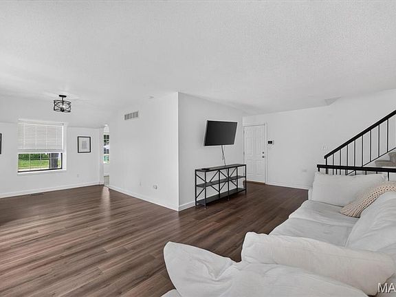 4th image of 1513 Royal Oak Ct