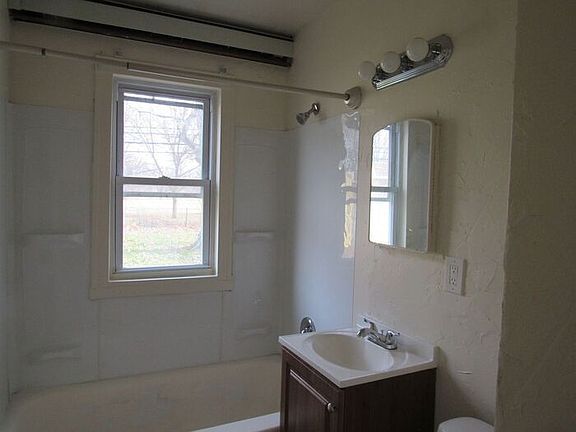 4th image of 23188 Gay St