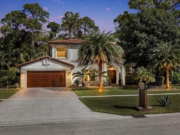 221 Park Road N, Royal Palm Beach, FL 33411