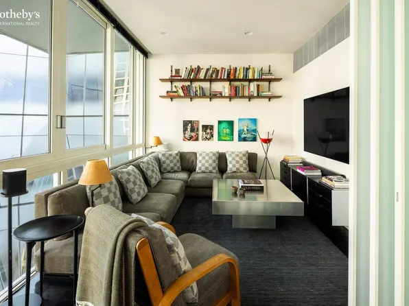 524 West 19th Street image 23 of 29