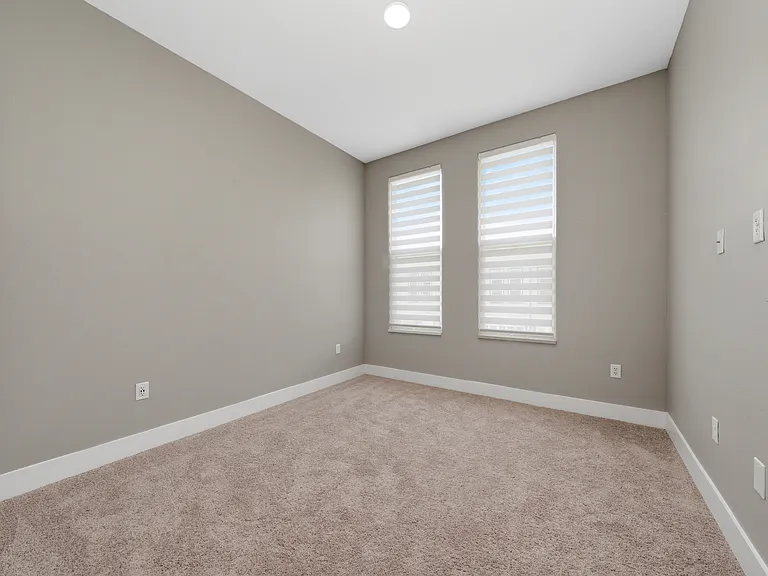 2105 Broome St — Photo 26
