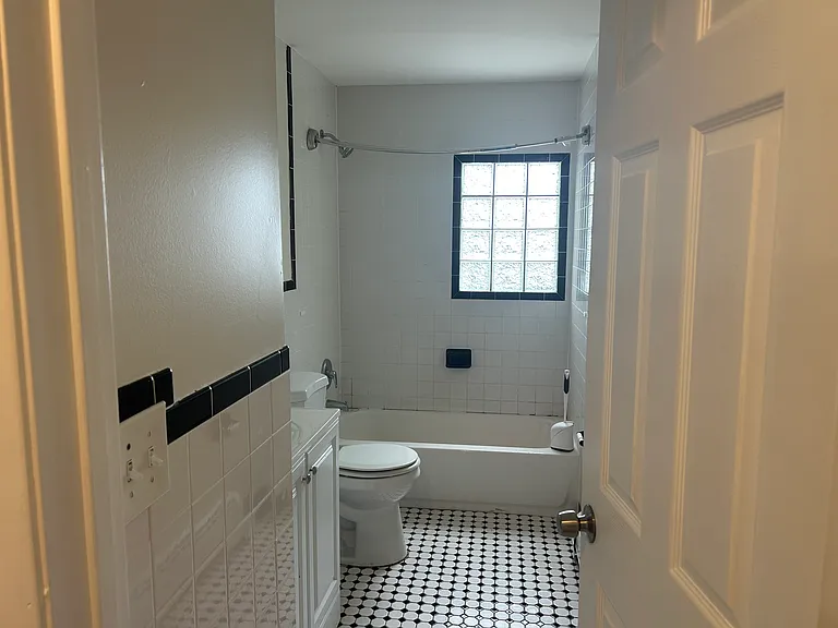 355 Plainfield Ave #2B — Photo 8