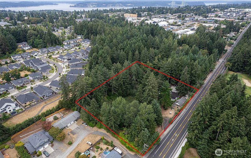 3rd image of 3312 67th Avenue W