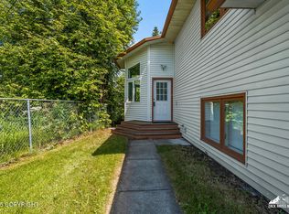 1521 Cache Dr, Anchorage, AK 99507