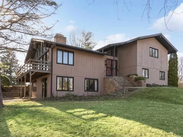 40 Arbury Dr, Iowa City, IA 52246