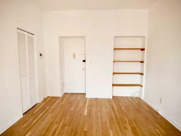 30 East 95th Street image 4 of 13