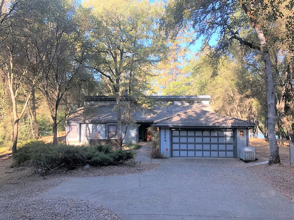 18884 Dove Loop