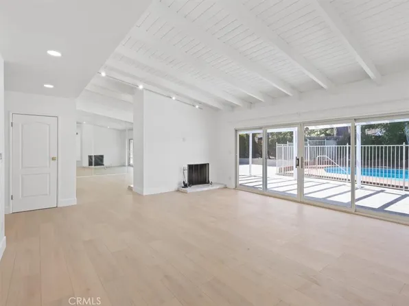 23119 Gainford St, Woodland Hills, CA 91364