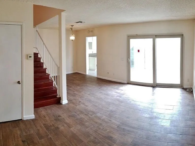 1533 S Del Mar Ave #K — Photo 2
