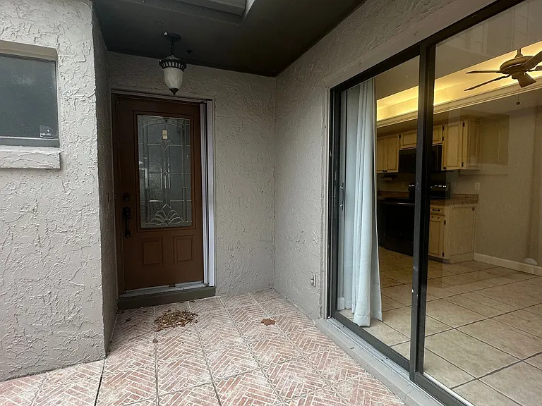 1532 N Carolwood Blvd — Photo 51