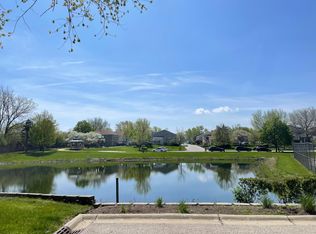 335 Cherrywood Ct #335, Vernon Hills, IL 60061