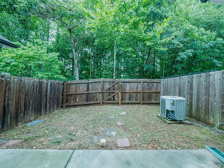8 Hydrangea Ct — Photo 16