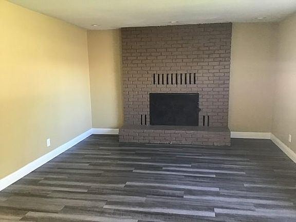 4th image of 3225 Elaine Way